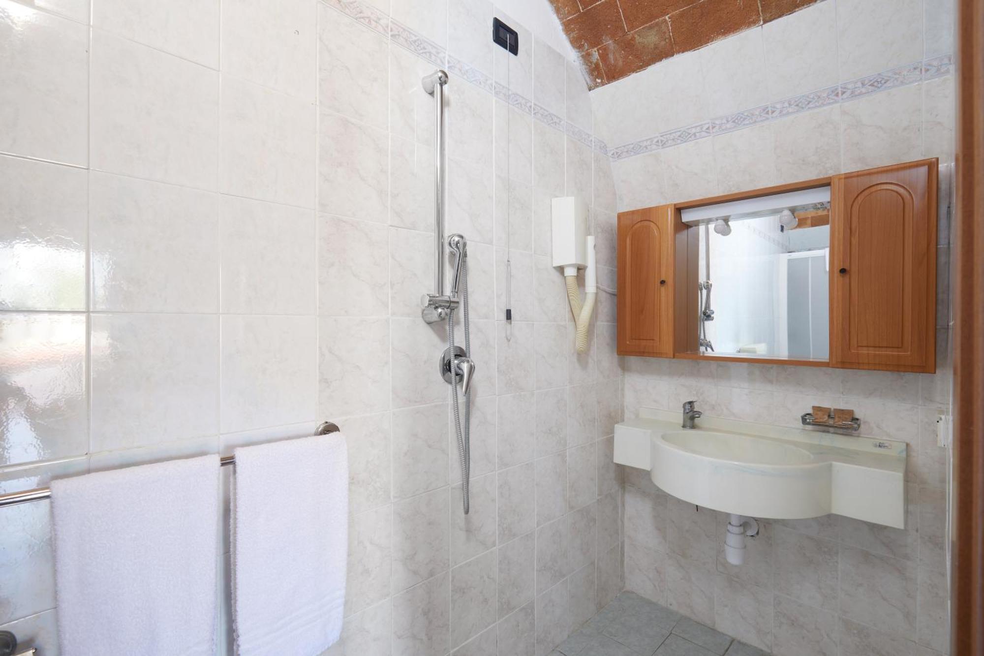 Relais Belvedere Montecatini Val di Cecina Habitación foto
